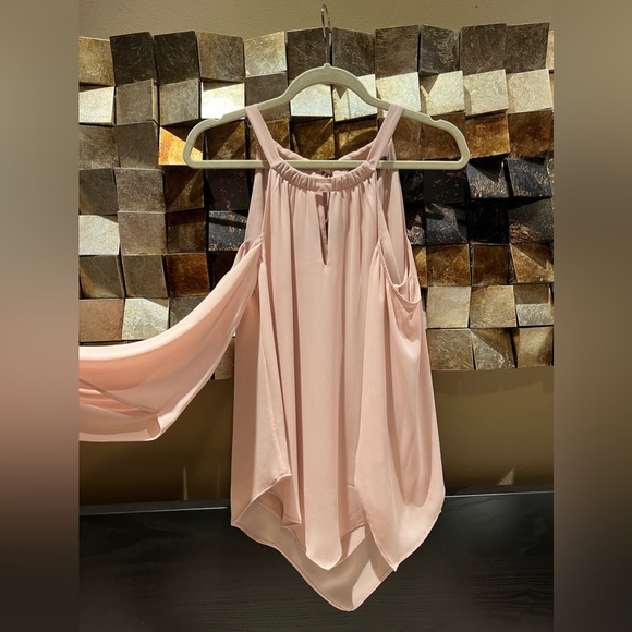 BCBG (retail $198) worn once* JAX COLD-SHOULDER HALTER TOP. Dusty pink. XXS - Picture 11 of 11